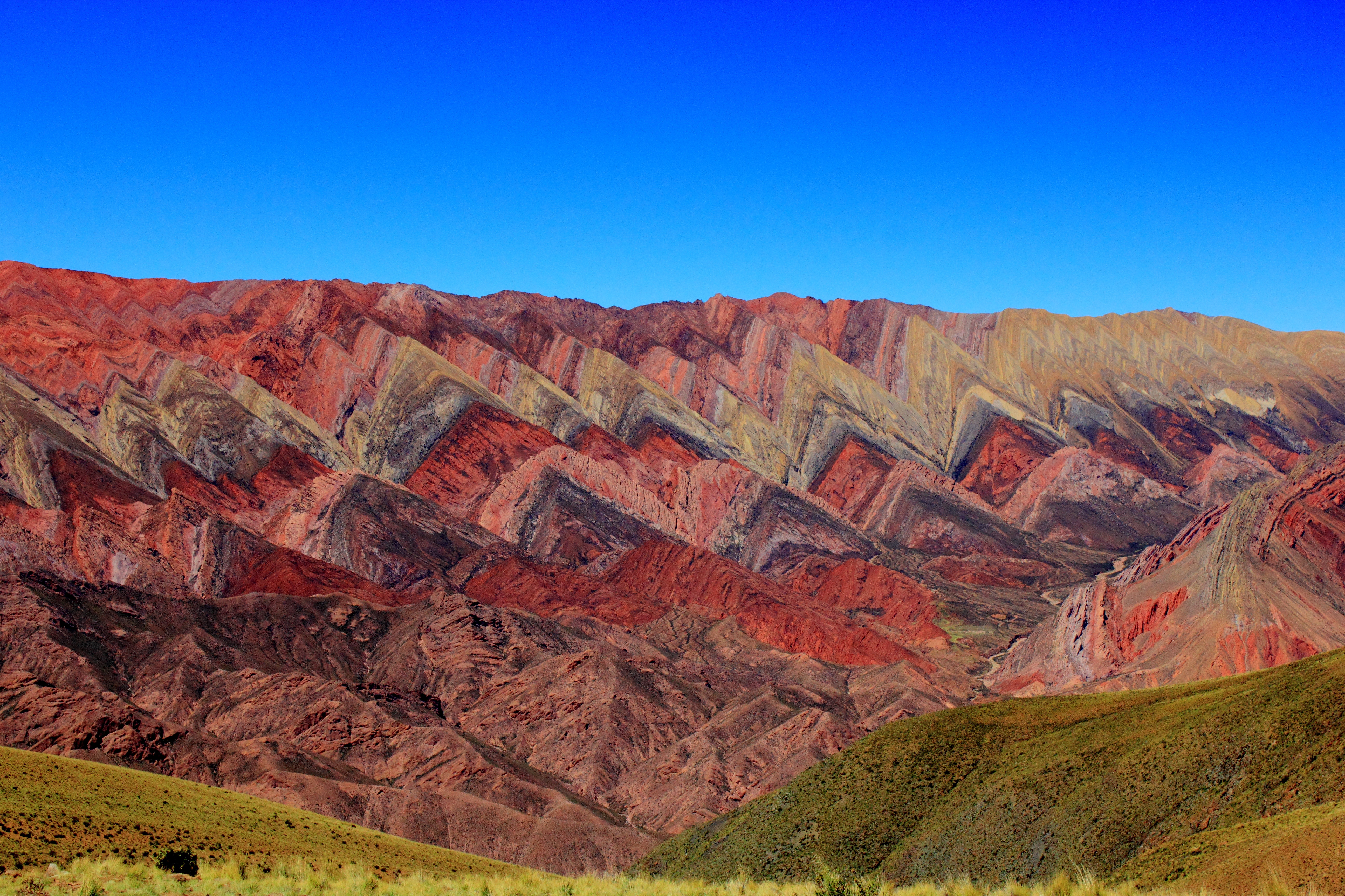 Hornocal, cerro de 14 colores